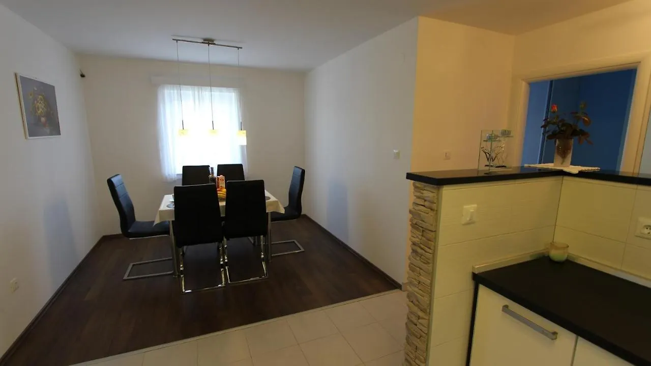 Apartments Janes Sveti Anton