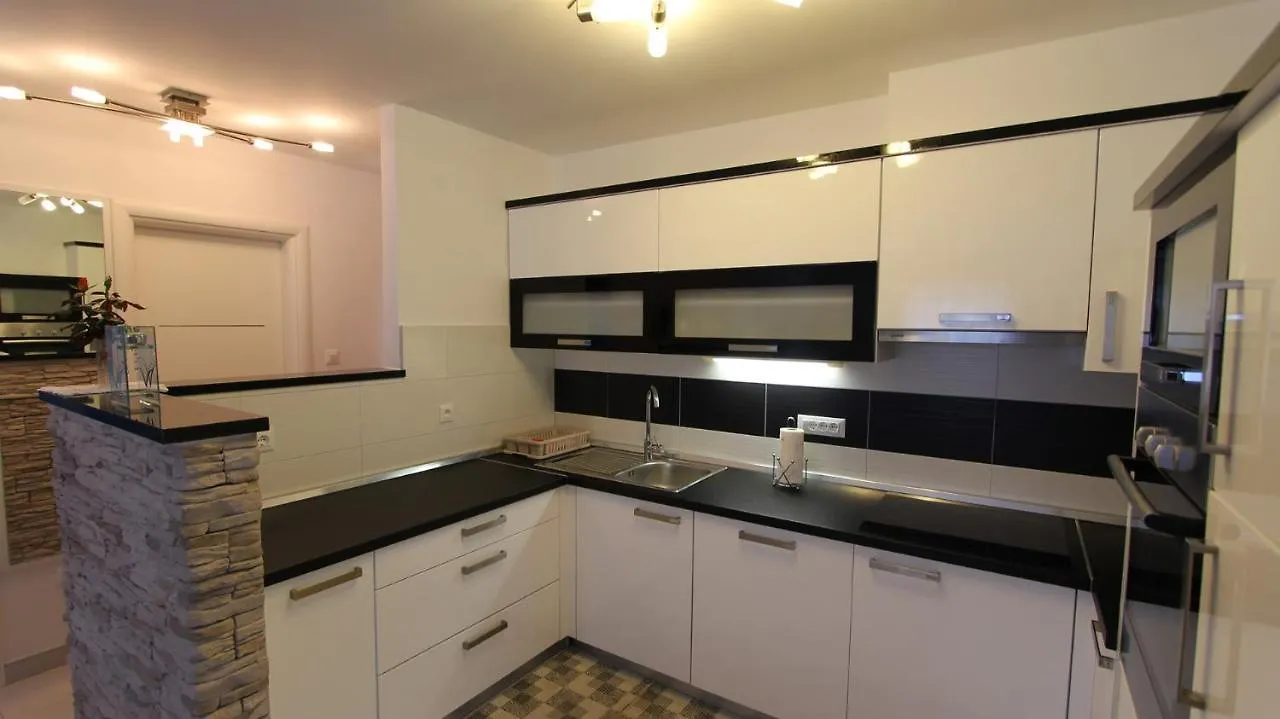Apartments Janes Sveti Anton  Sveti Anton (Krk)