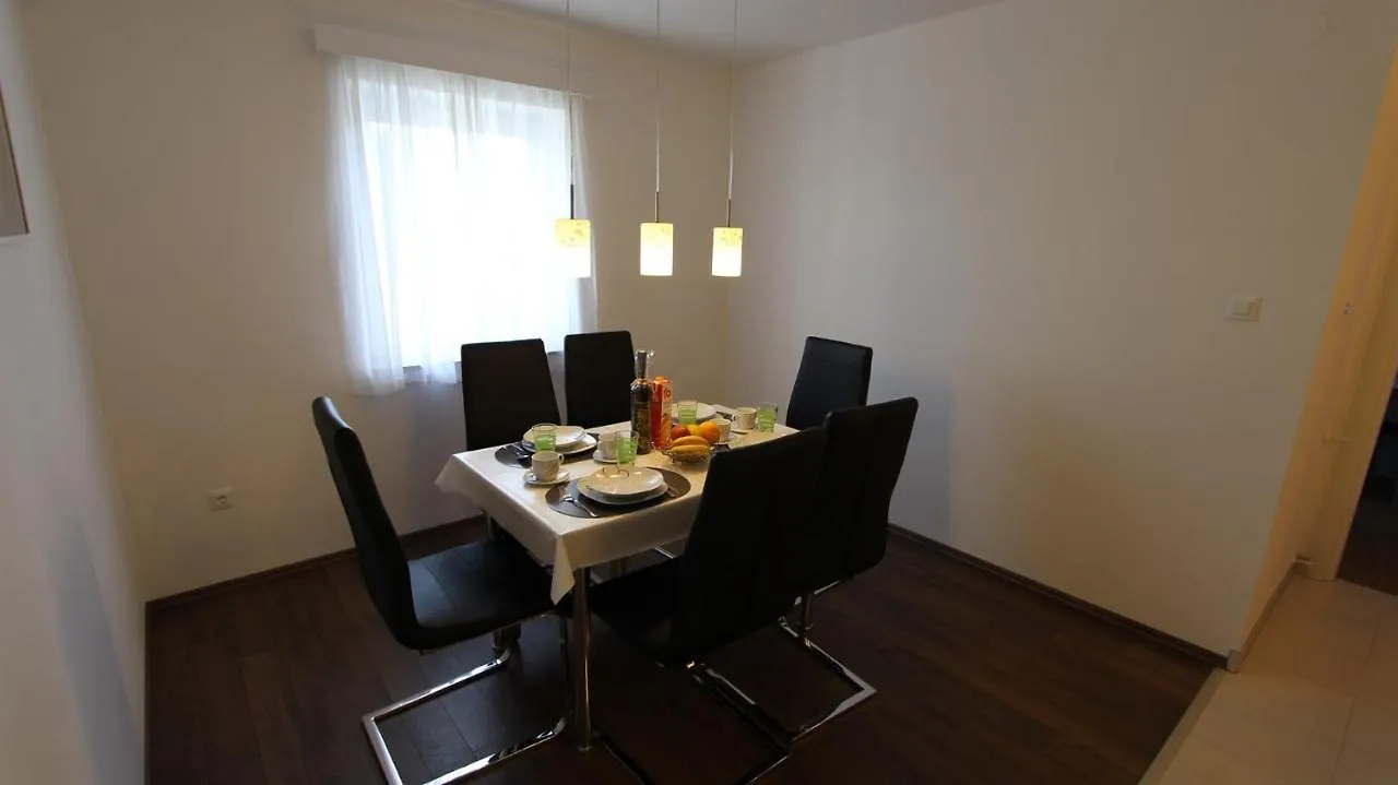 Apartments Janes Sveti Anton  Kroatien