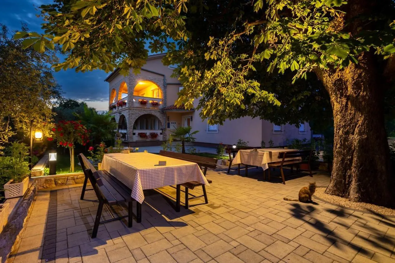 Apartments Janes Sveti Anton  0*, Sveti Anton (Krk) Kroatien